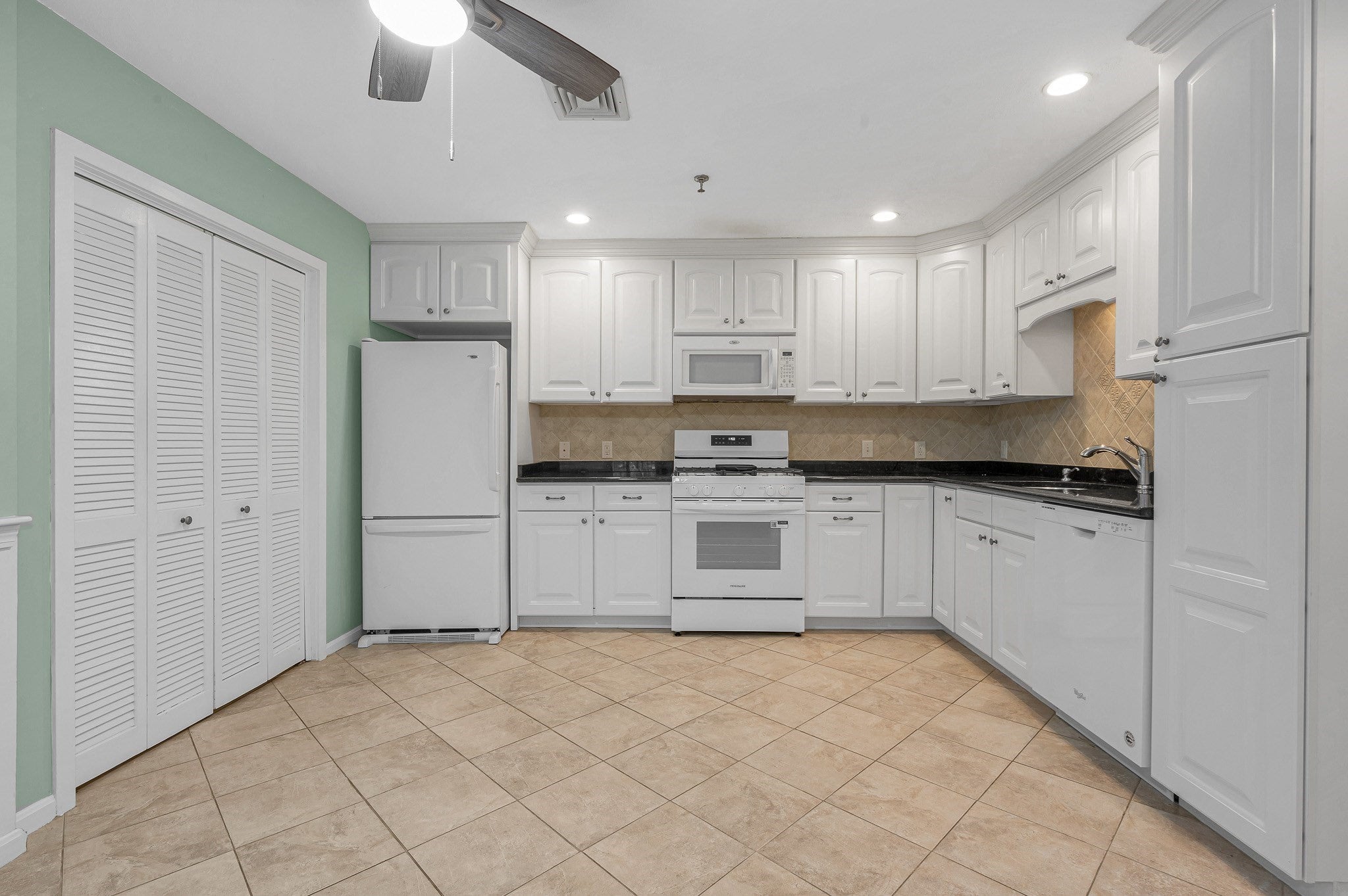21 Dallas Dr 202