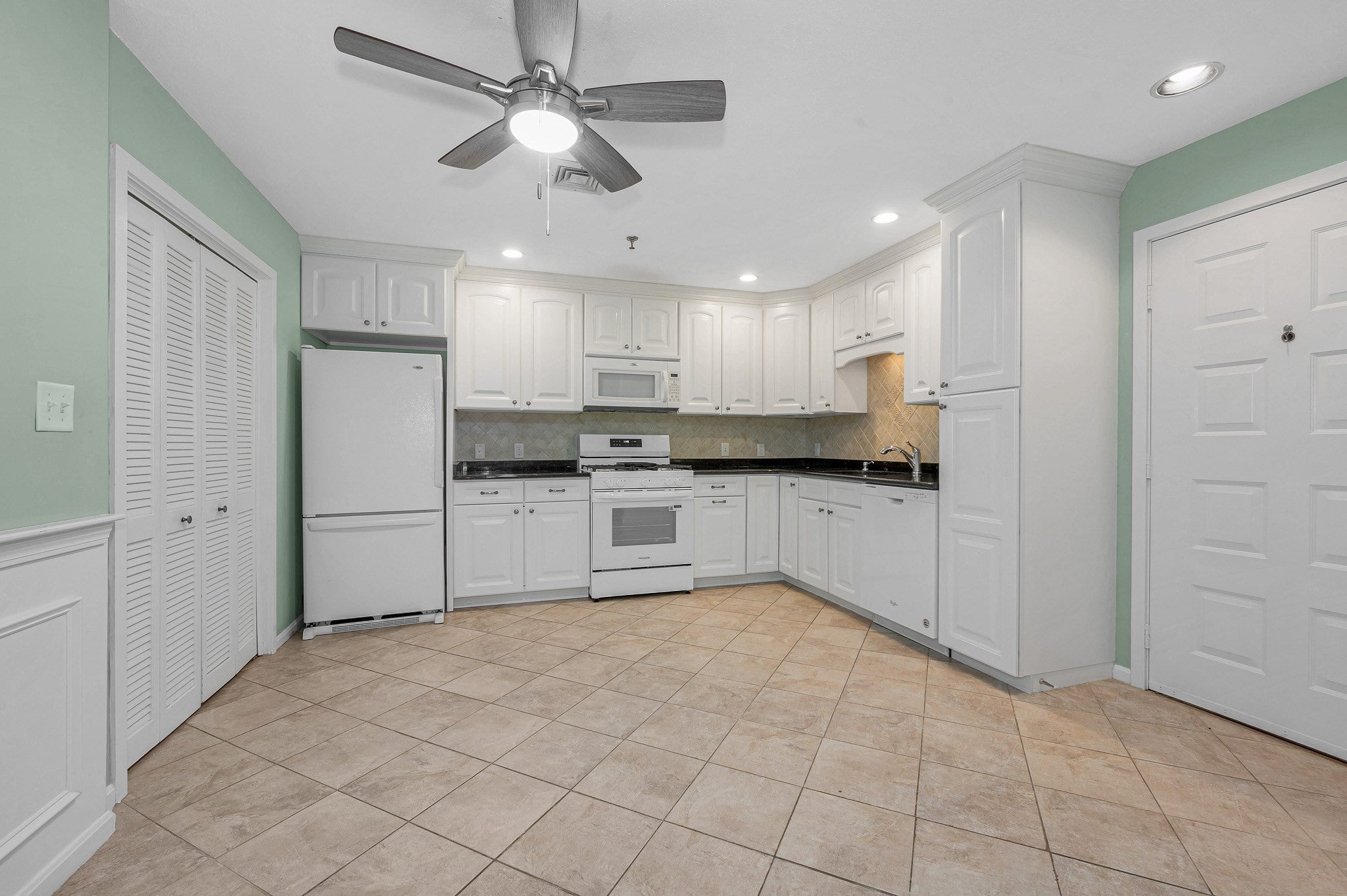 21 Dallas Dr 202