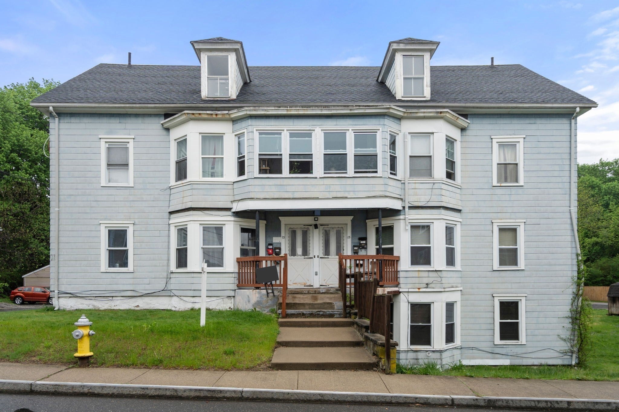 11-15 5th Ave, Webster, MA Photo #2