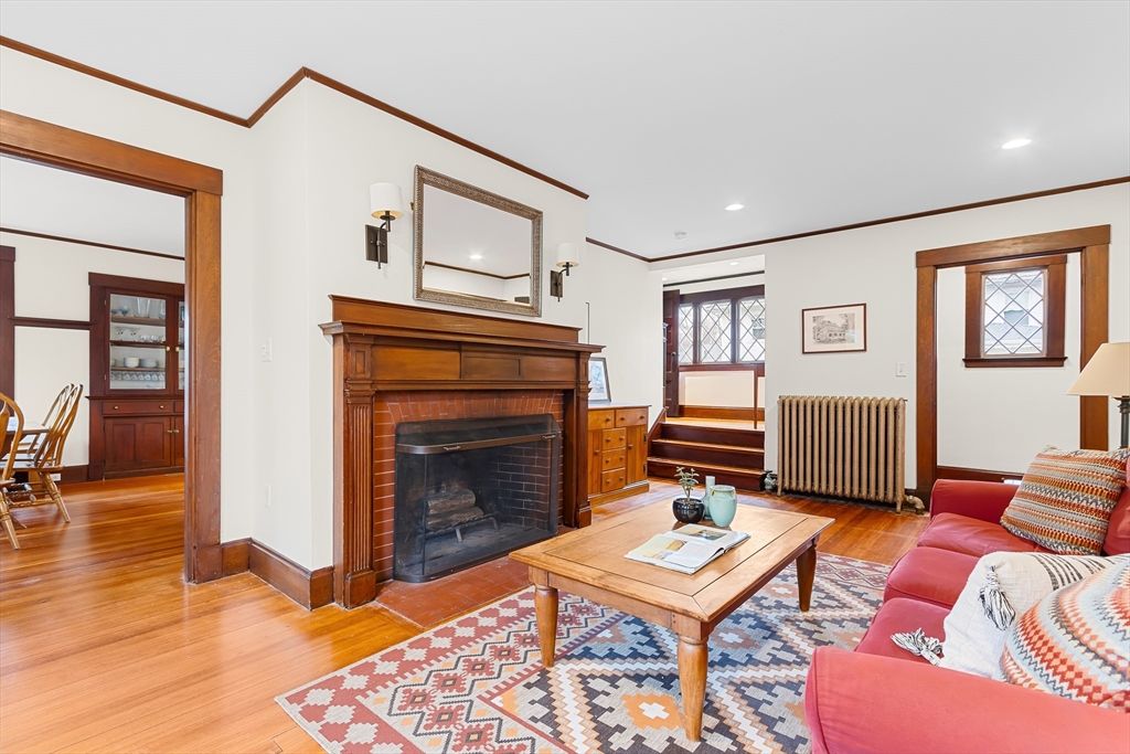 Needham, Massachusetts 02492, United States, 4 Bedrooms Bedrooms, ,3 BathroomsBathrooms,Residential,Active,95895