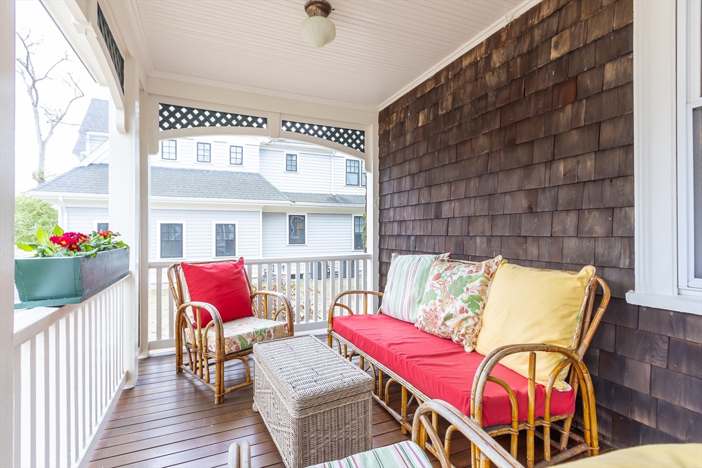25 Bradford St
