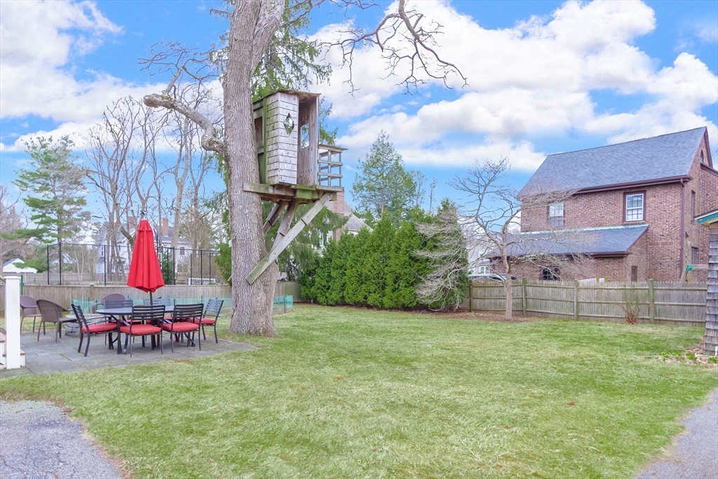 Needham, Massachusetts 02492, United States, 4 Bedrooms Bedrooms, ,3 BathroomsBathrooms,Residential,Active,95895