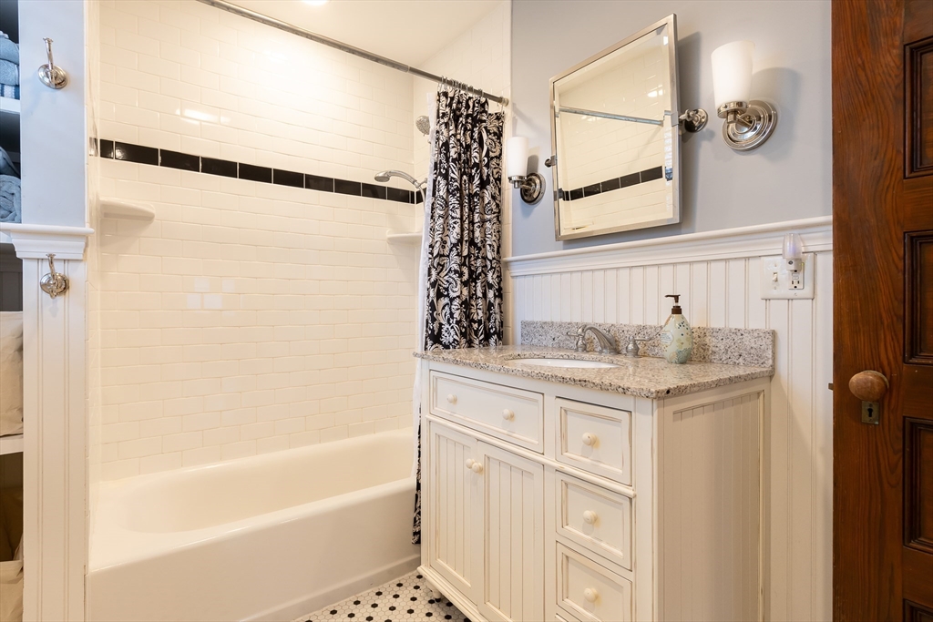 Needham, Massachusetts 02492, United States, 4 Bedrooms Bedrooms, ,3 BathroomsBathrooms,Residential,Active,95895