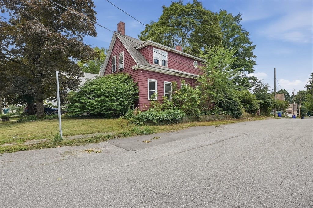 18 Linfield St, Holbrook, MA Photo #2