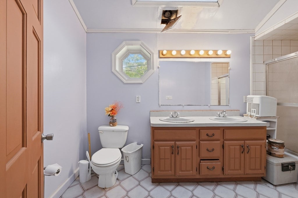 18 Linfield St, Holbrook, MA Photo #16