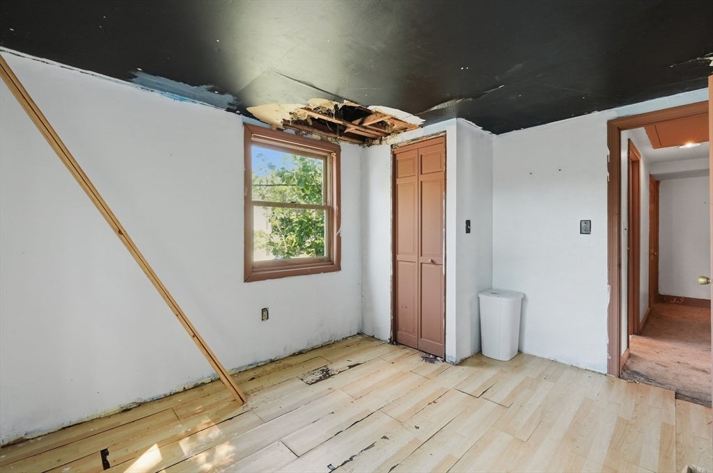 18 Linfield St, Holbrook, MA Photo #9
