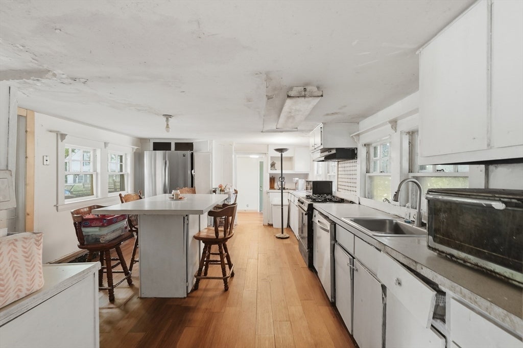 18 Linfield St, Holbrook, MA Photo #5