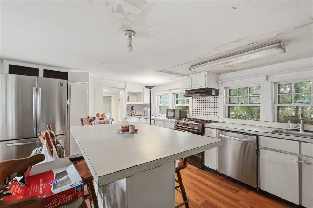 18 Linfield St, Holbrook, MA Photo #7