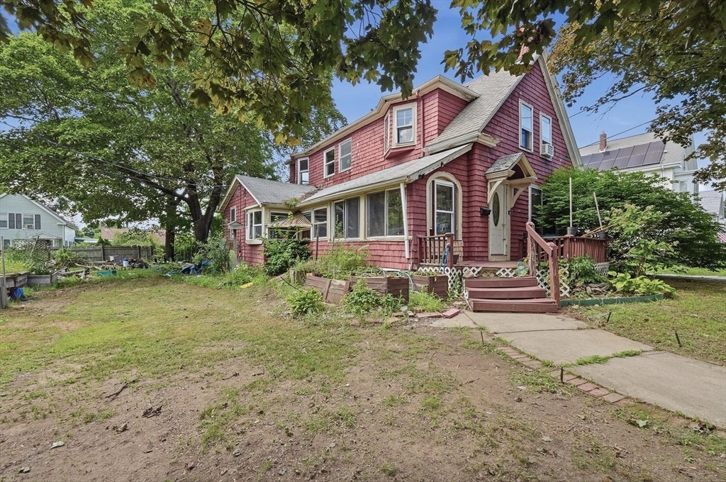 18 Linfield St, Holbrook, MA Photo #1