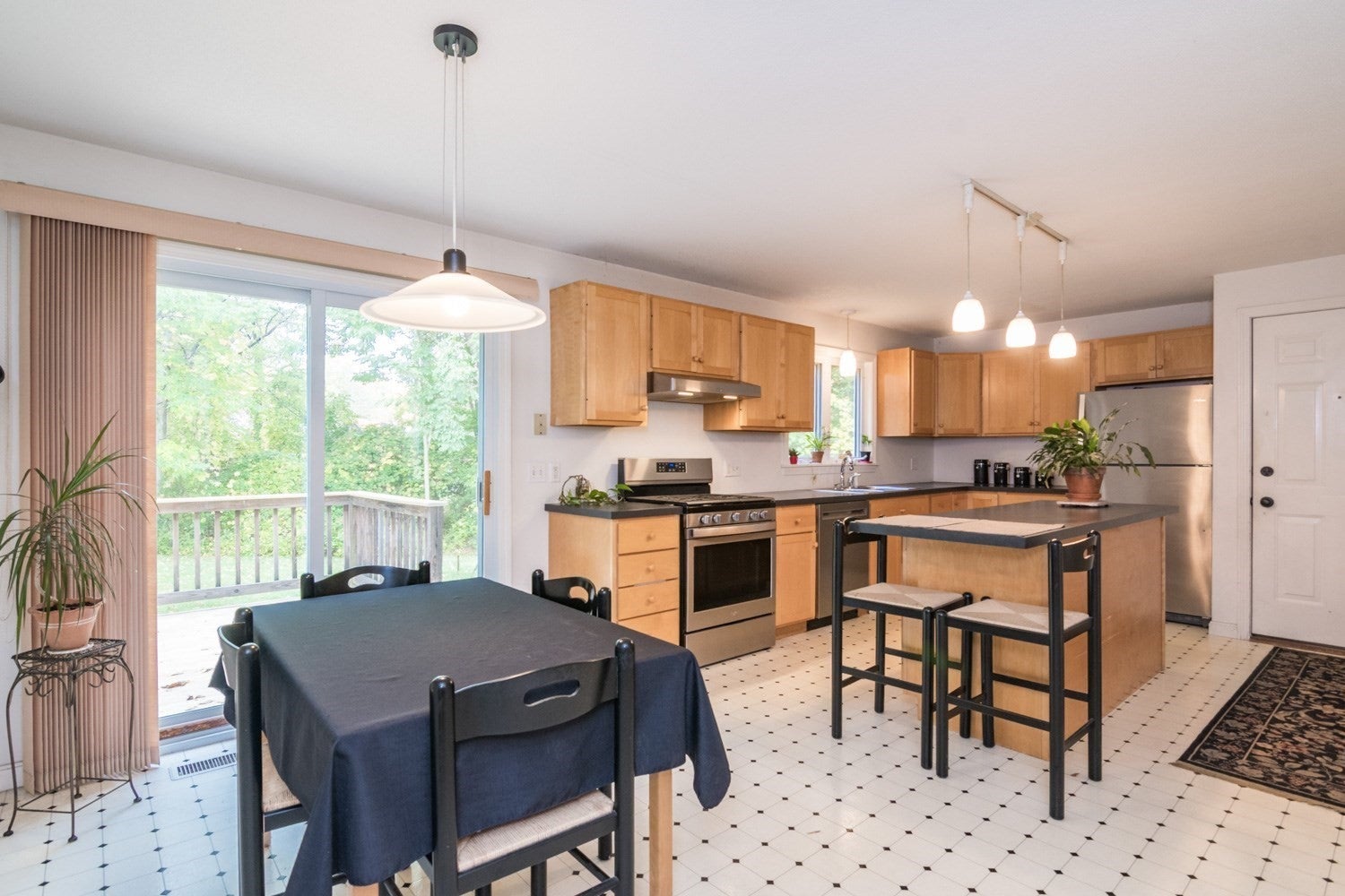 7 Emily Ln, Amherst, MA, 7 Emily Ln, Amherst, MA Photo #16