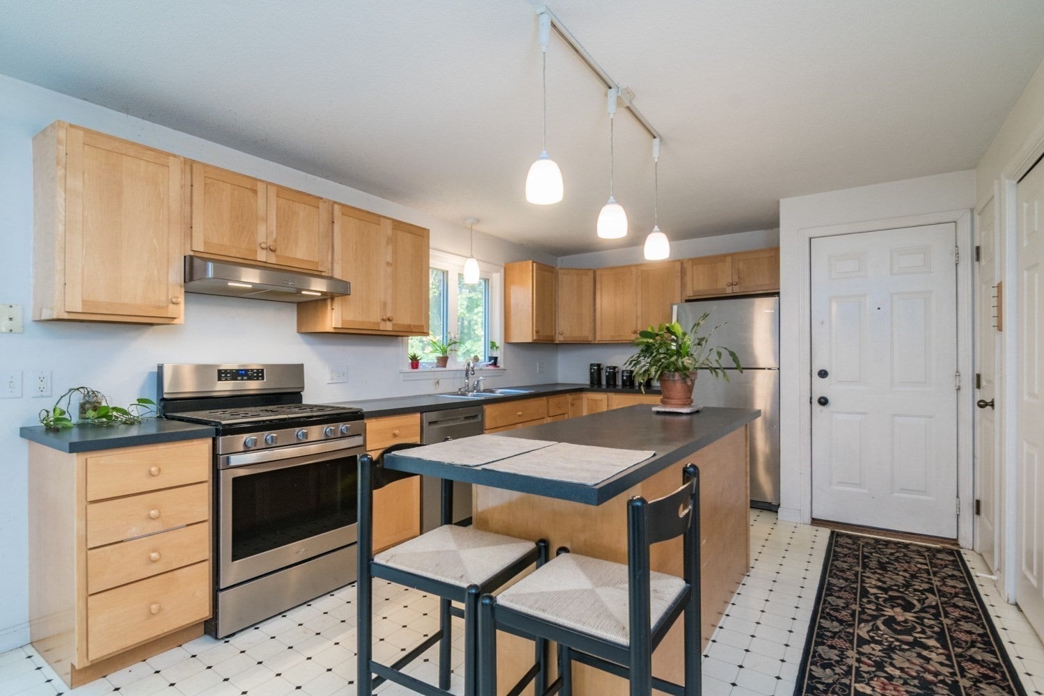 7 Emily Ln, Amherst, MA, 7 Emily Ln, Amherst, MA Photo #12