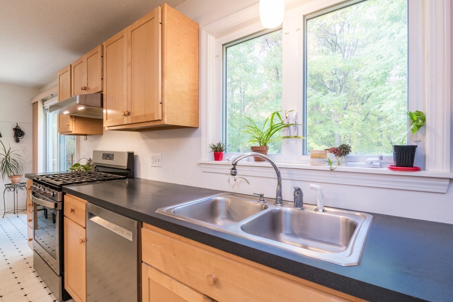7 Emily Ln, Amherst, MA, 7 Emily Ln, Amherst, MA Photo #13