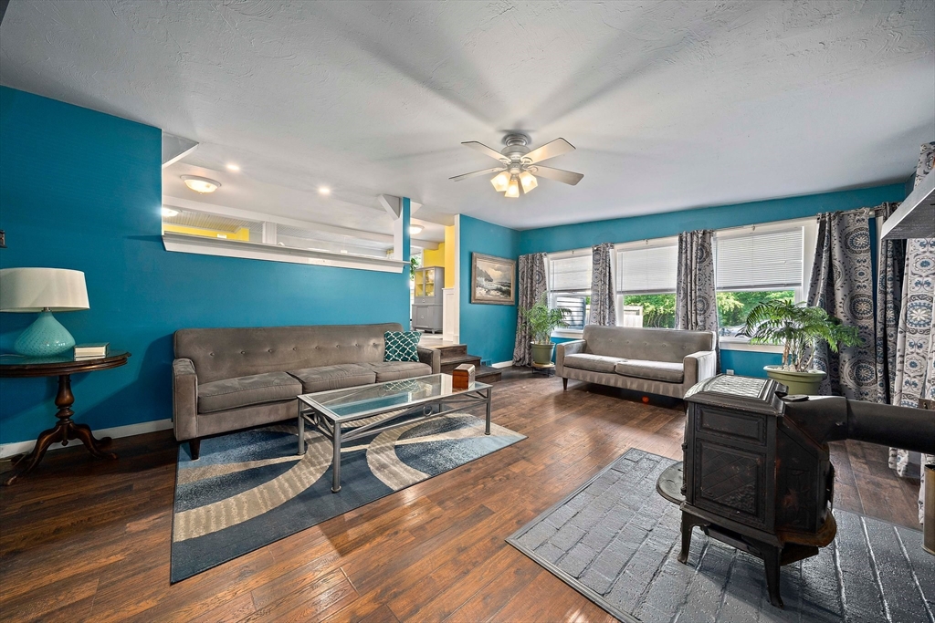 7 Essex Rd