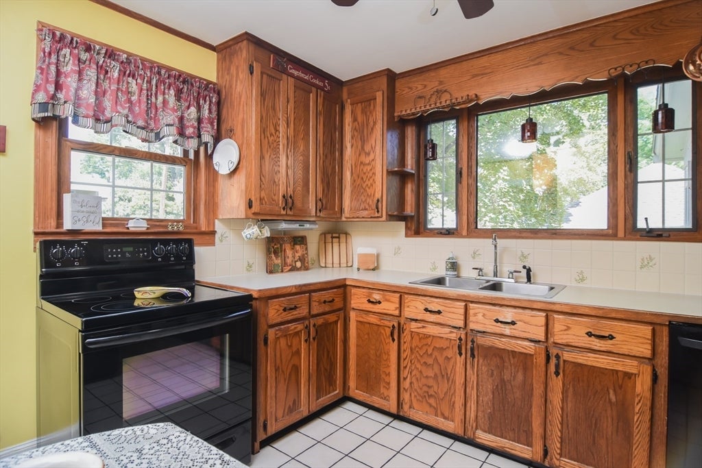 12 Houston Ave, Methuen, MA, 12 Houston Ave, Methuen, MA Photo #7