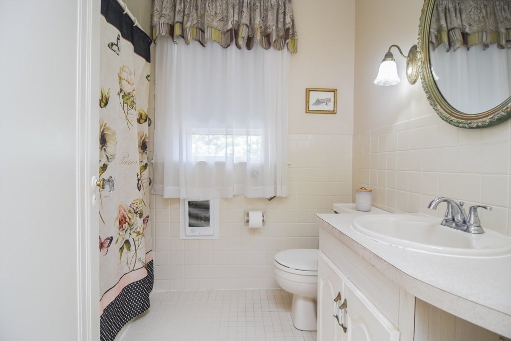 12 Houston Ave, Methuen, MA, 12 Houston Ave, Methuen, MA Photo #28