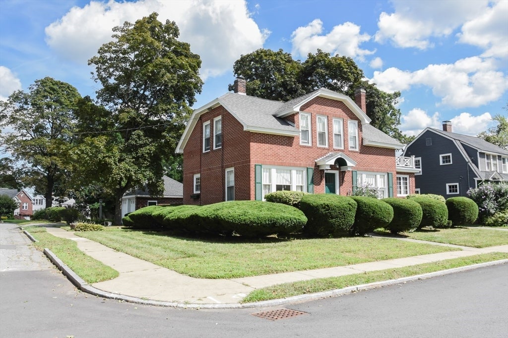 12 Houston Ave