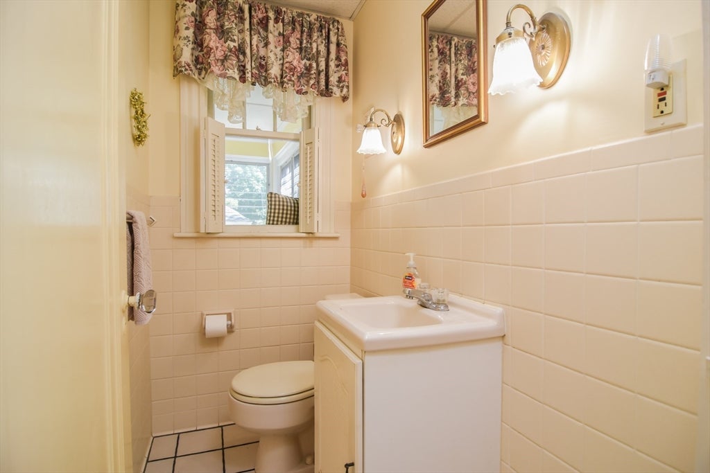 12 Houston Ave, Methuen, MA, 12 Houston Ave, Methuen, MA Photo #21