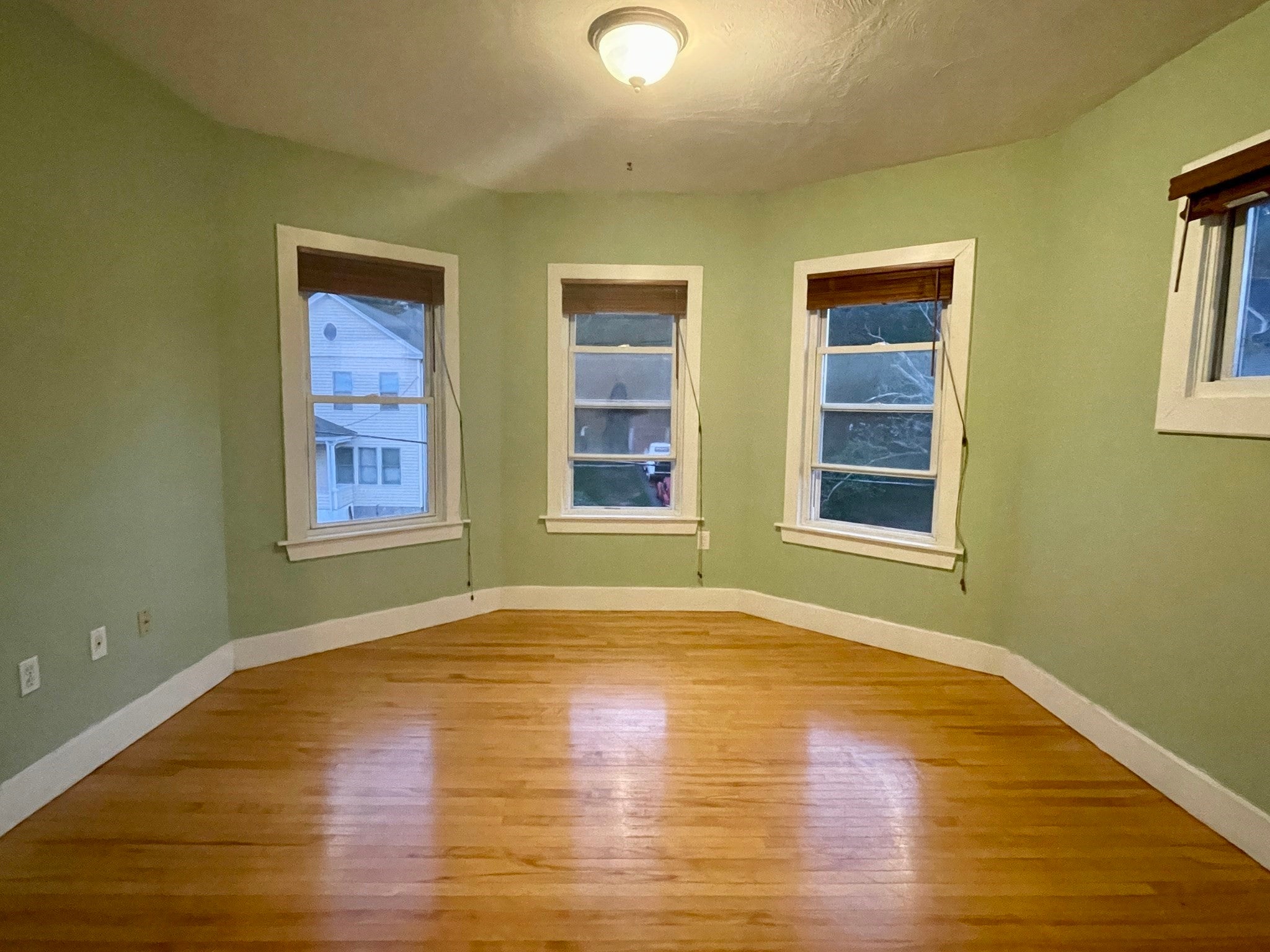 15 Carlstad St, Worcester, MA Photo #19