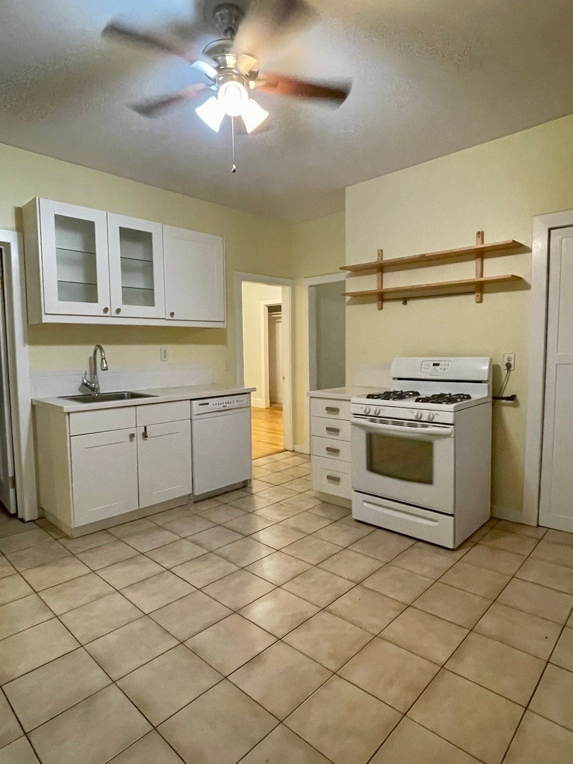 15 Carlstad St, Worcester, MA Photo #20