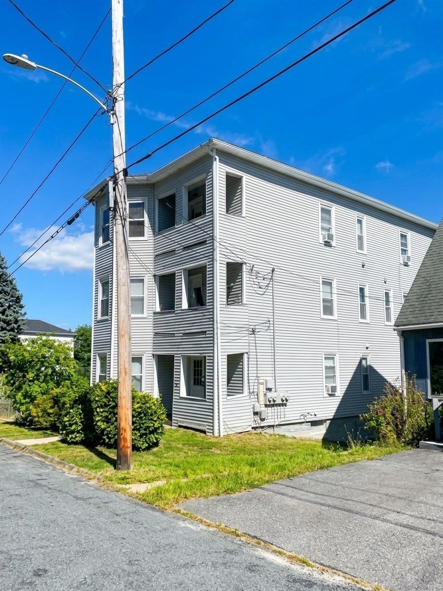 15 Carlstad St, Worcester, MA Photo #3