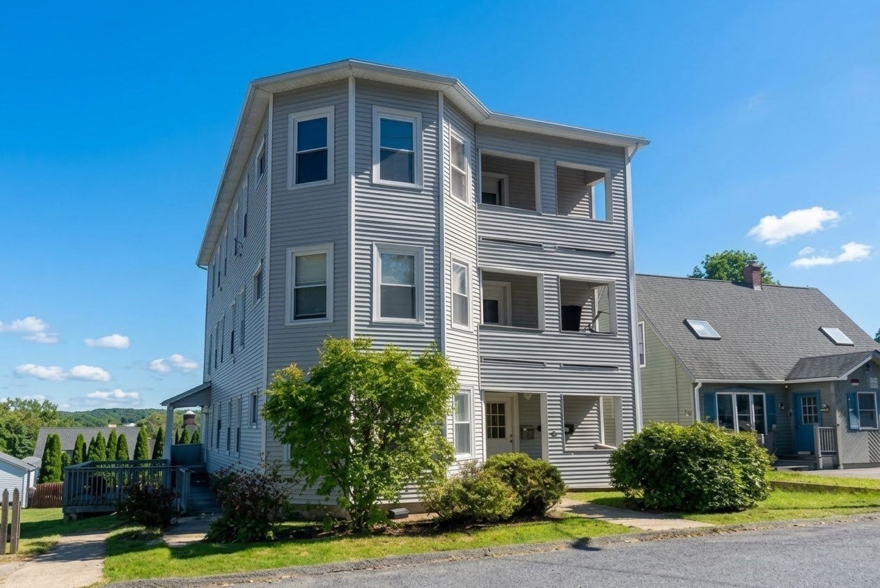 15 Carlstad St, Worcester, MA Photo #1