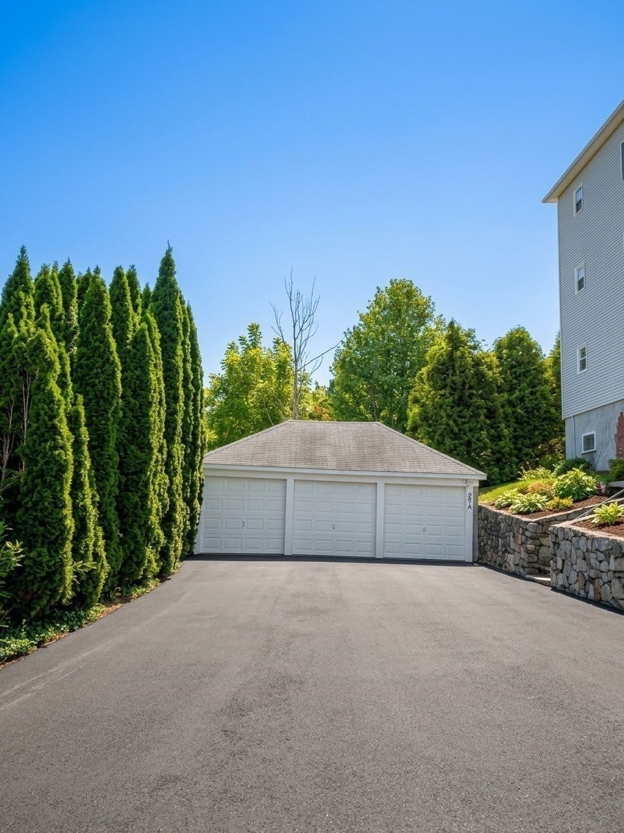 15 Carlstad St, Worcester, MA Photo #4