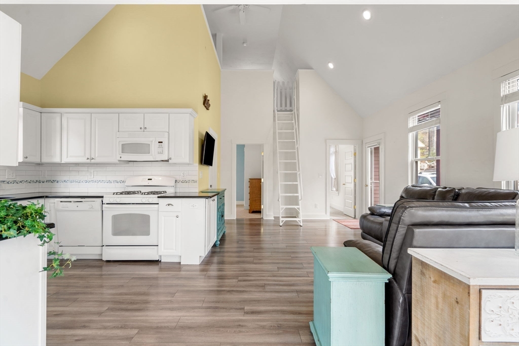17 White Pine Knoll 17