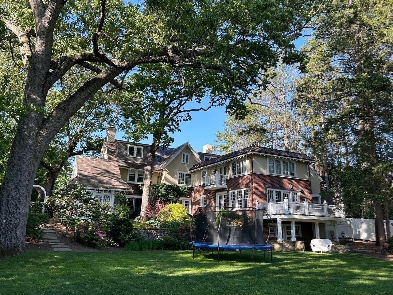 Photo of 115 Aspen Ave, Newton, MA