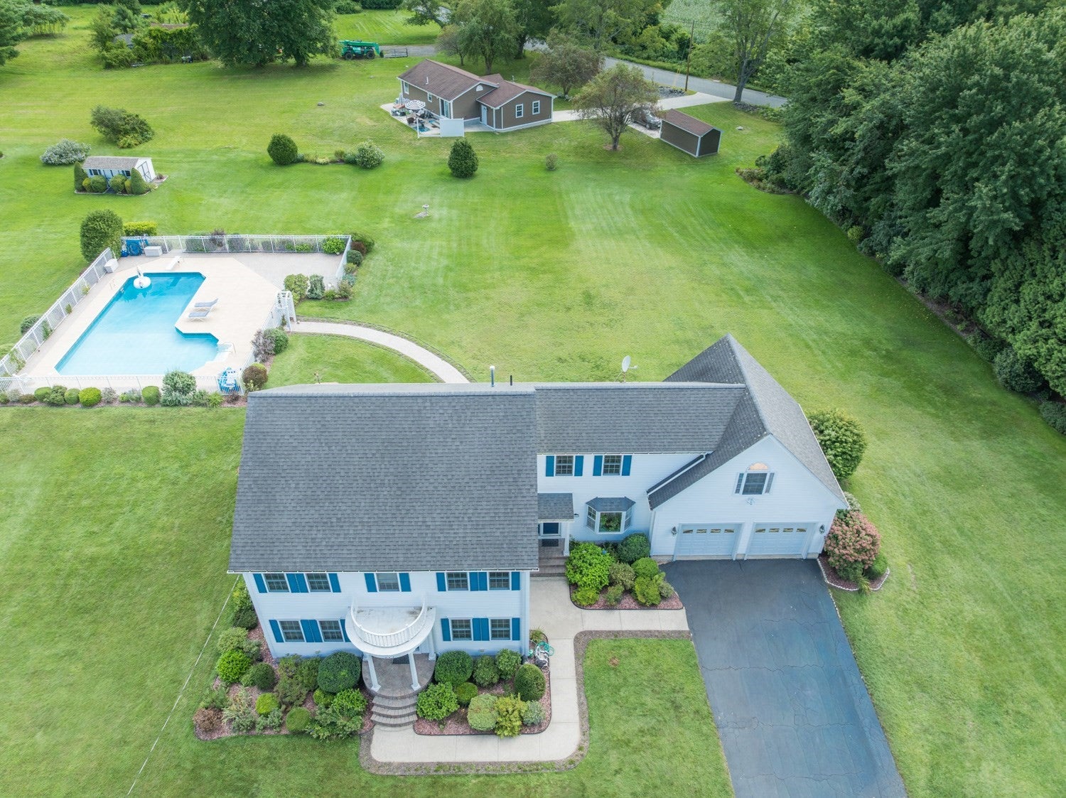 671 South Washington Street, Belchertown, MA, 671 South Washington Street, Belchertown, MA Photo #2