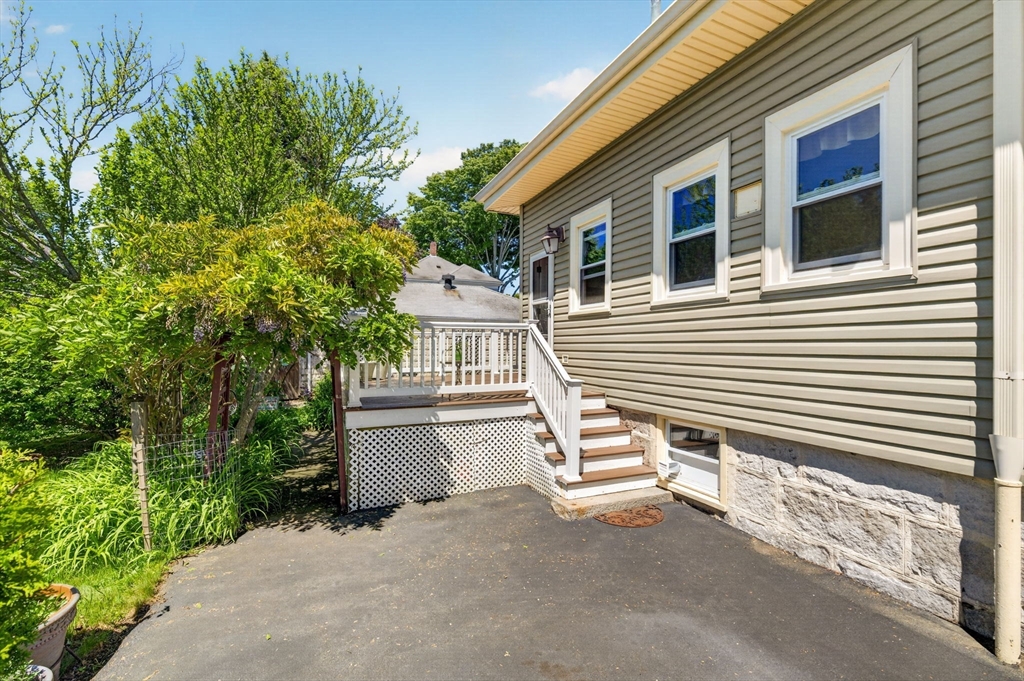 21 Buttonwood St