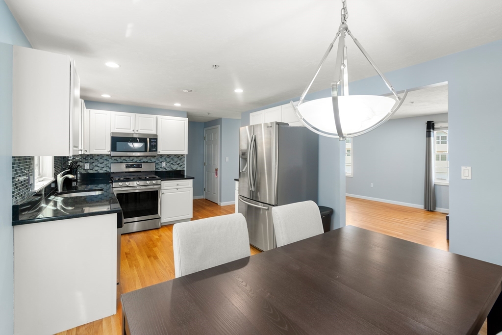 985 Trapelo Road 17