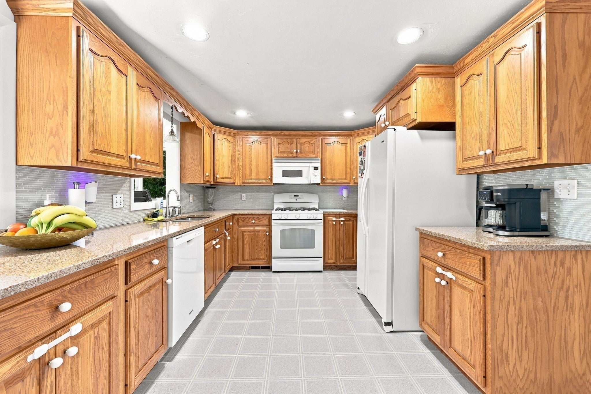 92 Applewood Drive, Marlborough, MA Photo #11