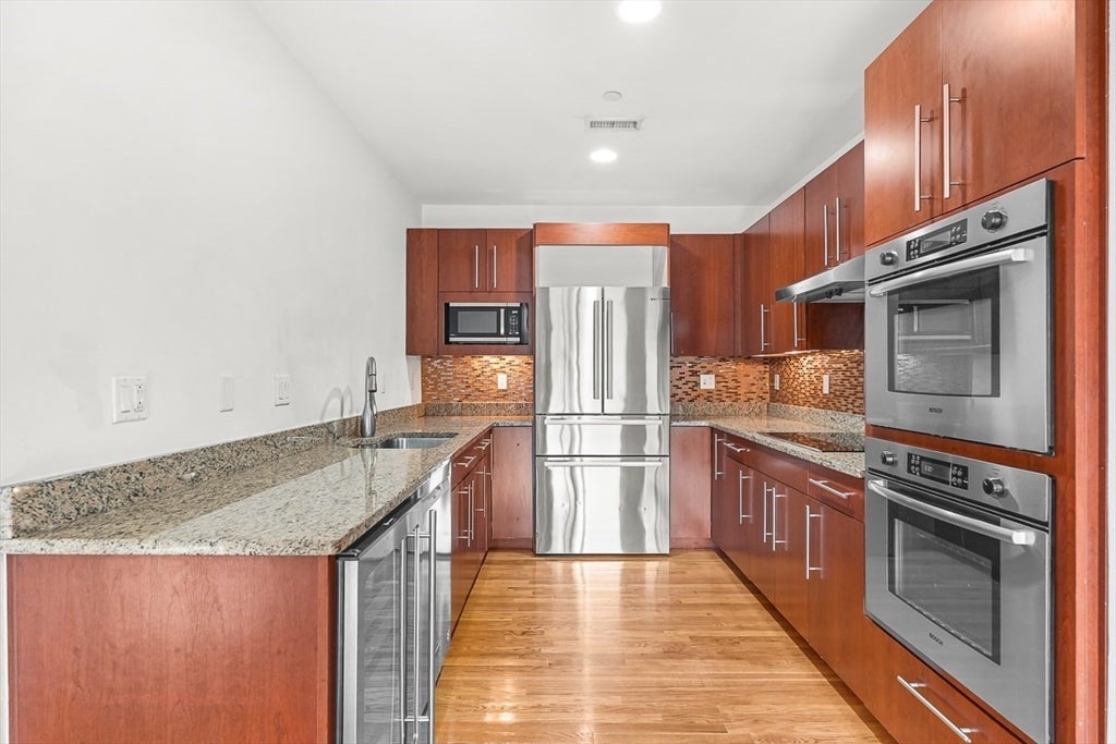 310 Hammond Pond Pkwy 301