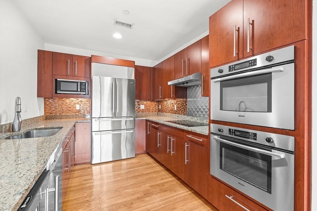 310 Hammond Pond Pkwy 301