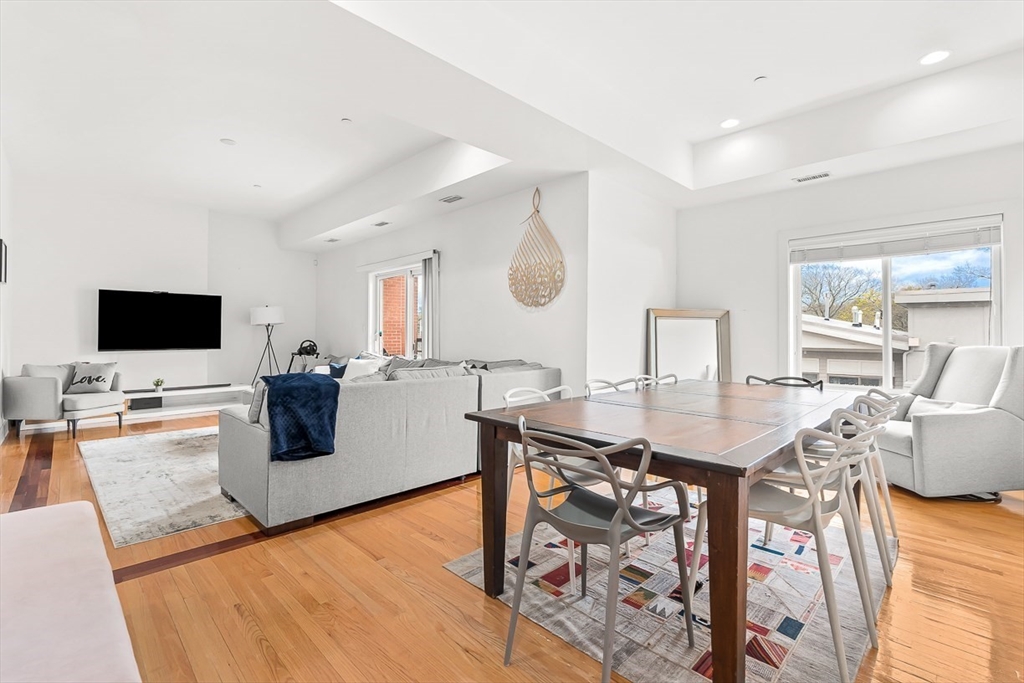 310 Hammond Pond Pkwy 301