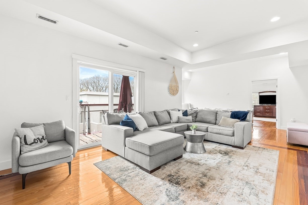 310 Hammond Pond Pkwy 301