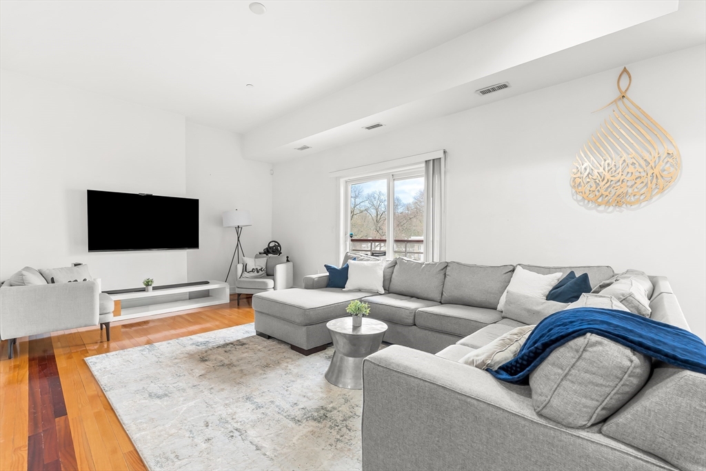 310 Hammond Pond Pkwy 301