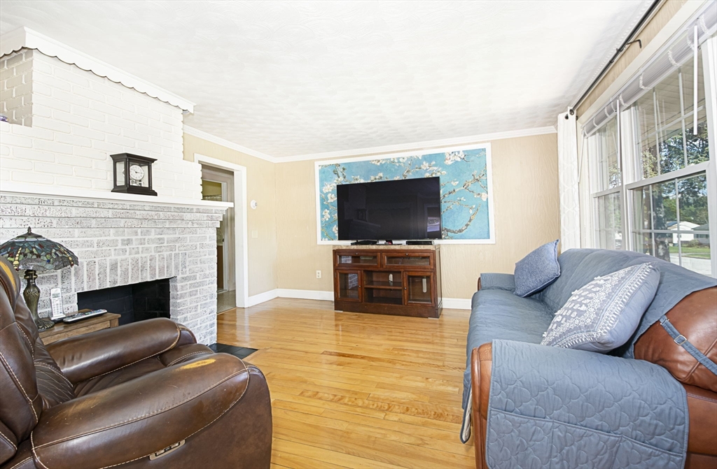 70 Trinity Ave, Worcester, MA Photo #6