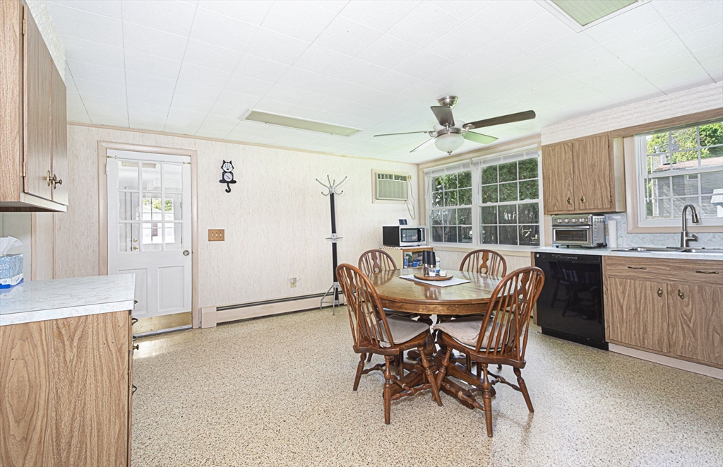70 Trinity Ave, Worcester, MA Photo #12