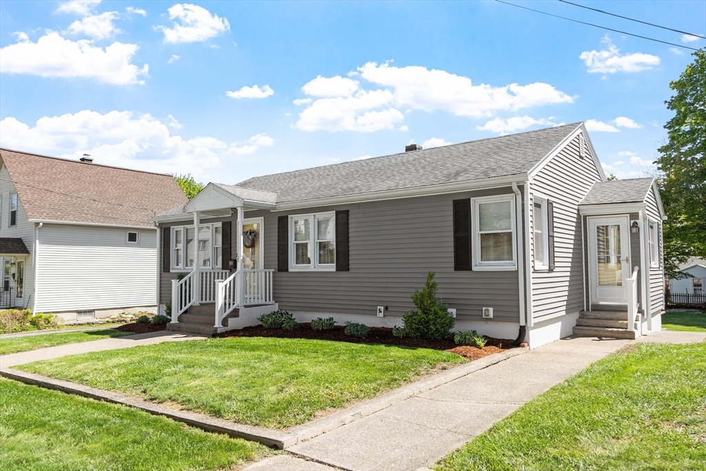 109 Alvarado Ave