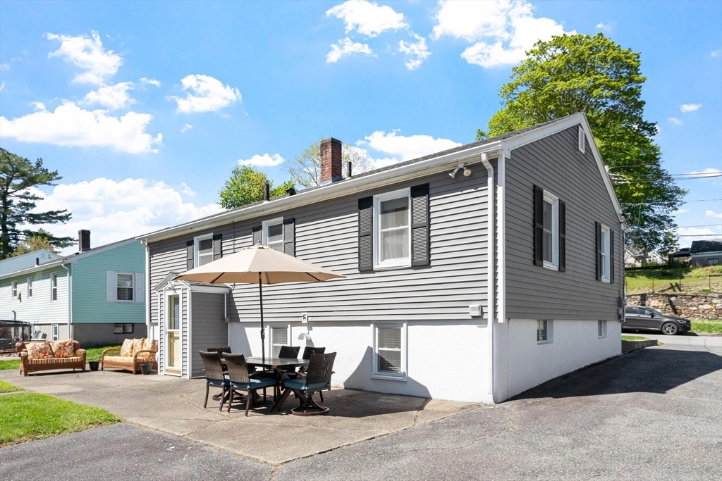 109 Alvarado Ave