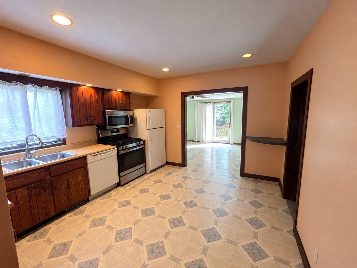 75 Light St, Lynn, MA, 75 Light St, Lynn, MA Photo #7