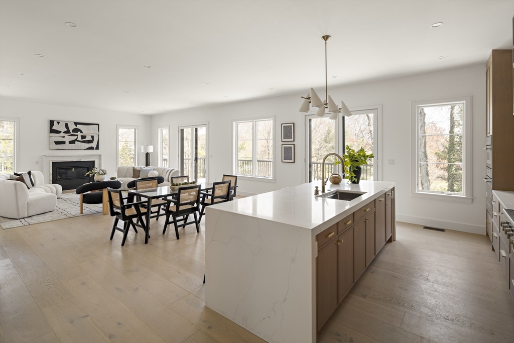 66 Oakcrest Rd