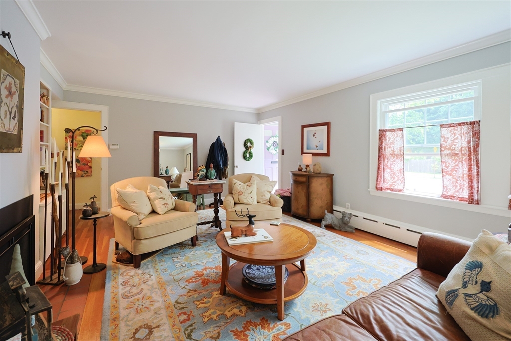 Attleboro, Massachusetts 02703, United States, 4 Bedrooms Bedrooms, ,2 BathroomsBathrooms,Residential,Active,152795