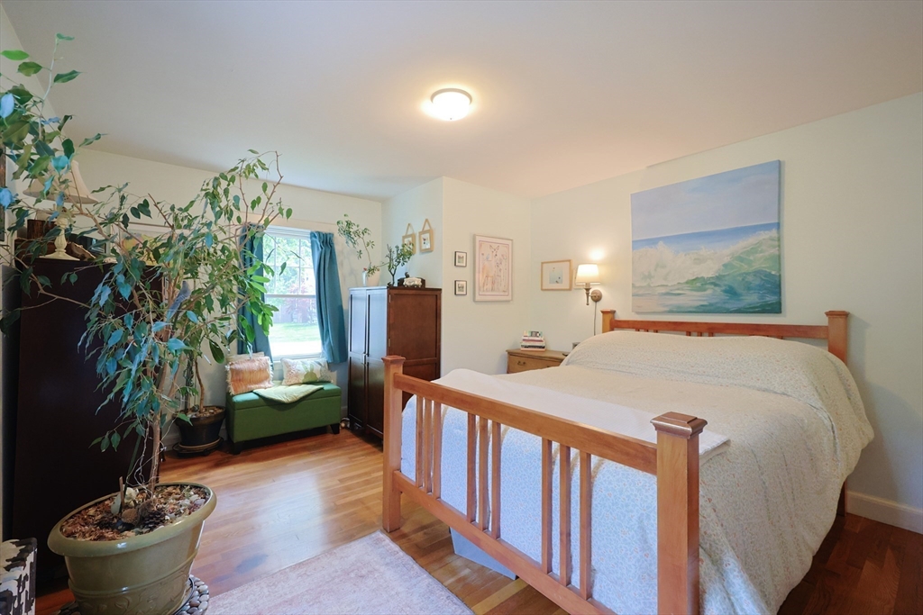 Attleboro, Massachusetts 02703, United States, 4 Bedrooms Bedrooms, ,2 BathroomsBathrooms,Residential,Active,152795