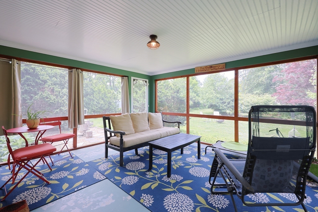 Attleboro, Massachusetts 02703, United States, 4 Bedrooms Bedrooms, ,2 BathroomsBathrooms,Residential,Active,152795