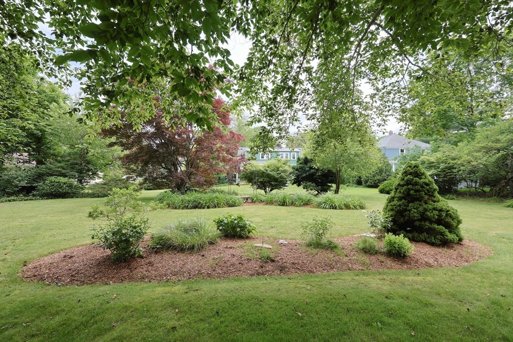 Attleboro, Massachusetts 02703, United States, 4 Bedrooms Bedrooms, ,2 BathroomsBathrooms,Residential,Active,152795