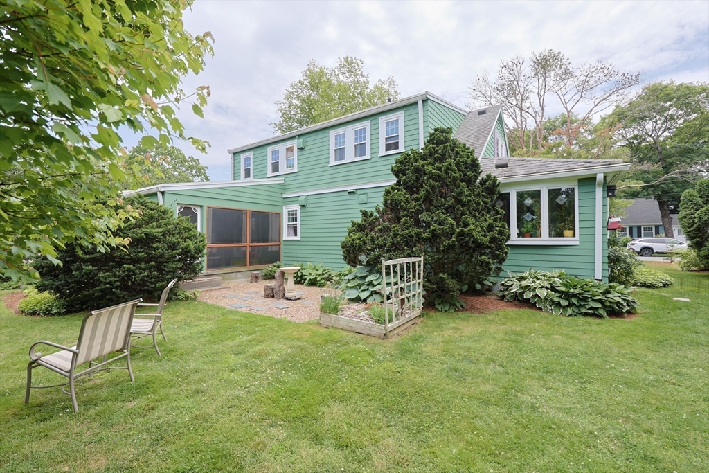 8 Hazelwood Ave