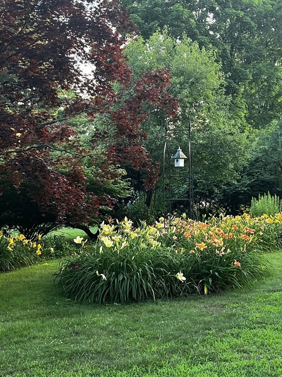 Attleboro, Massachusetts 02703, United States, 4 Bedrooms Bedrooms, ,2 BathroomsBathrooms,Residential,Active,152795