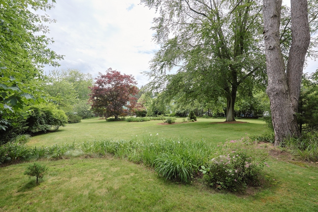 Attleboro, Massachusetts 02703, United States, 4 Bedrooms Bedrooms, ,2 BathroomsBathrooms,Residential,Active,152795